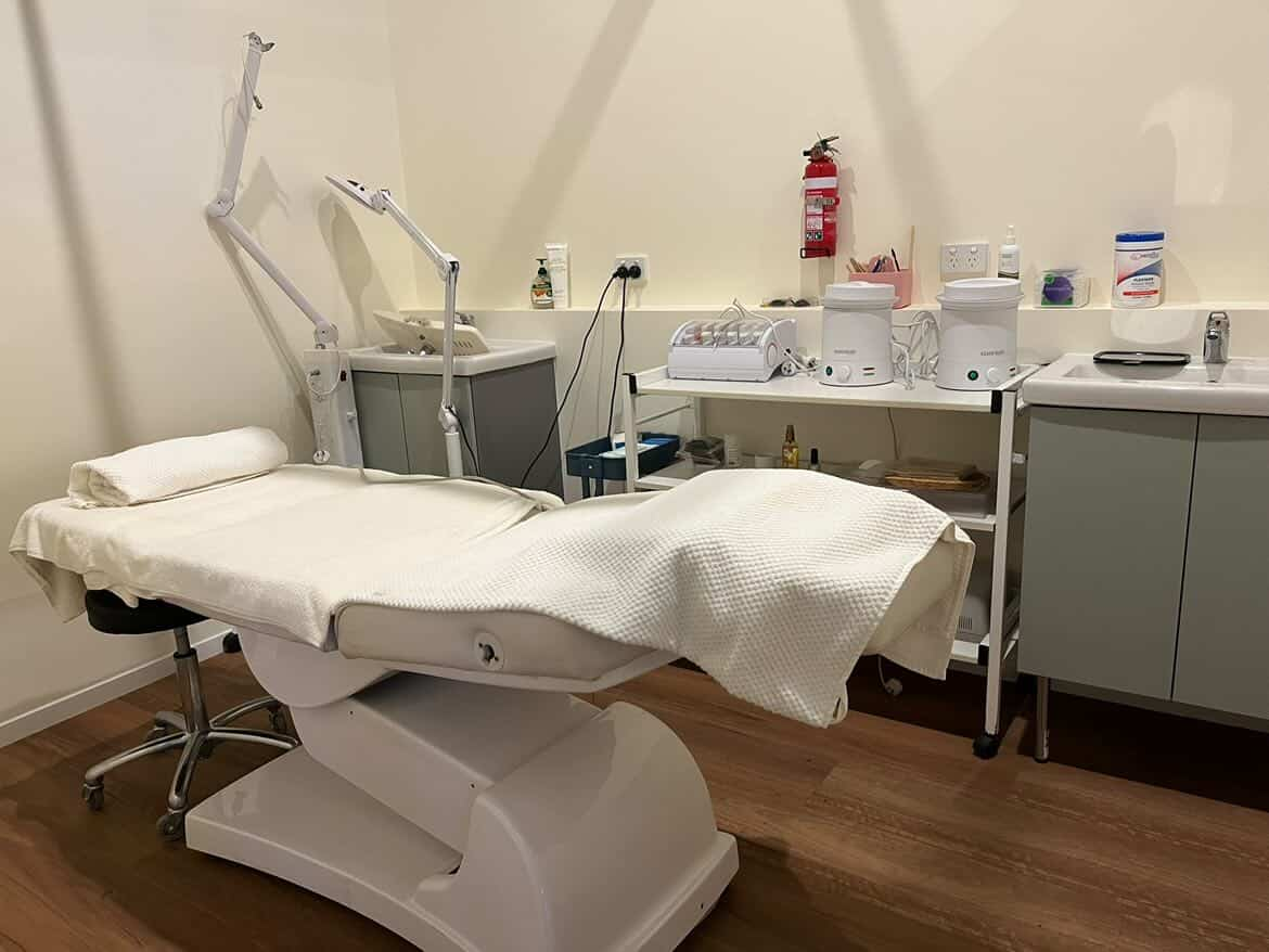 Beauty therapy room available for rent